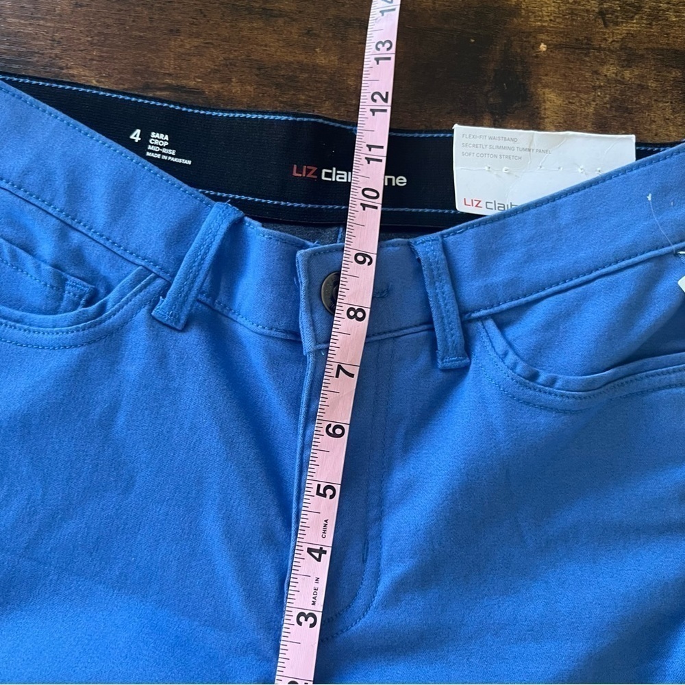 Liz Claiborne Sara Crop Pants Size 4 Signature Blue Mid Rise Slimming Stretch - Picture 9 of 11